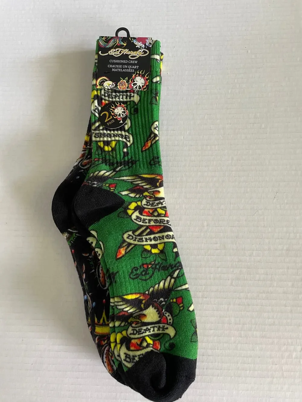 ADULT ED HARDY 2 PAIR BLACK GREEN CREW SOCKS NEW